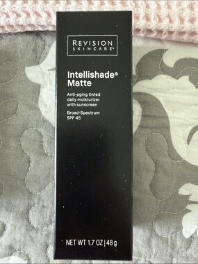 Revision Skincare Intellishade  Matte Anti-Aging Tinted Moisturizer SPF 45